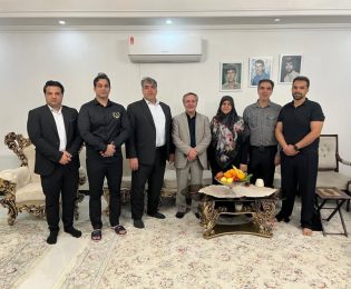 دیدار دکتر محمدرضا گروسی با خانواده شهیدان حمیدی