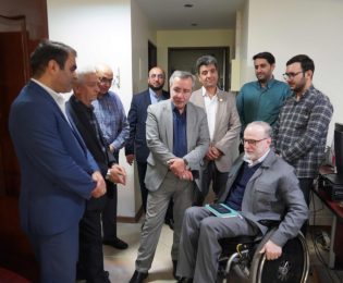 بازدید دکتر محمدرضا گروسی از موسسه فرهنگی، ورزشی و توانبخشی ایثار