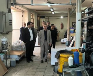 بازدید دکتر محمدرضا گروسی از چاپخانه کوثر