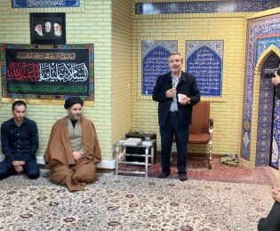 دکتر محمدرضا گروسی: اقامه نماز اول وقت همواره مورد تاکید شهدا بود