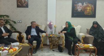 دیدار دکتر محمدرضا گروسی با خانواده سردار شهید حاج عبدالله اسکندری شهید از شهدای مدافع حرم و خادم الشهدا و مدیر کل سابق بنیاد شهید و امور ایثارگران