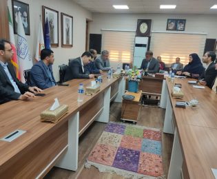 دکتر محمدرضا گروسی در دیدار با مدیرکل میراث فرهنگی استان خوزستان: هم افزایی نهادها و سازمانهای مختلف، راه  توسعه خدمات گردشگری، فرهنگی و ورزشی ویژه خانواده معزز شاهد و ایثار می باشد.