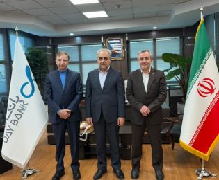 نشست صمیمی استاندار آذربایجان شرقی، سازمان فرهنگی، هنری، ورزشی و سیاحتی کوثر و بانک دی برای توسعه‌ فعالیت‌های فرهنگی و گردشگری