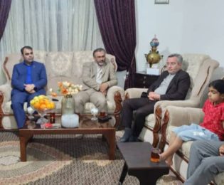 دیدار مدیرعامل سازمان فرهنگی، هنری، ورزشی و سیاحتی کوثر با خانواده‌ شهدای استان سیستان و بلوچستان