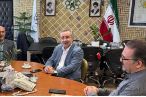 دکتر محمدرضا گروسی با اعضای شورای شهر مشهد و شهردار منطقه ثامن دیدار و گفتگو کرد.