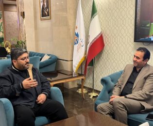 اسماعیل سجادی منش با حسن کریمدادی رئیس کمیسیون ایثارگران شورای شهر مشهد دیدار و گفتگو گرد