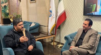اسماعیل سجادی منش با حسن کریمدادی رئیس کمیسیون ایثارگران شورای شهر مشهد دیدار و گفتگو گرد