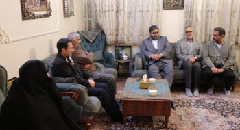 اسماعیل سجادی منش با خانواده شهید مدافع حرم حاج حمیدرضا اسداللهی دیدار و گفتگو کرد