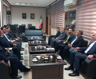دیدار مدیرعامل سازمان فرهنگی، هنری، ورزشی و سیاحتی کوثر با استاندار بوشهر