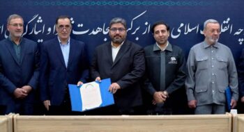 تقدیر از اسماعیل سجادی منش مدیرعامل  سازمان فرهنگی، هنری، ورزشی و سیاحتی کوثر به پاس خدمات ارزنده سازمان در اربعین حسینی